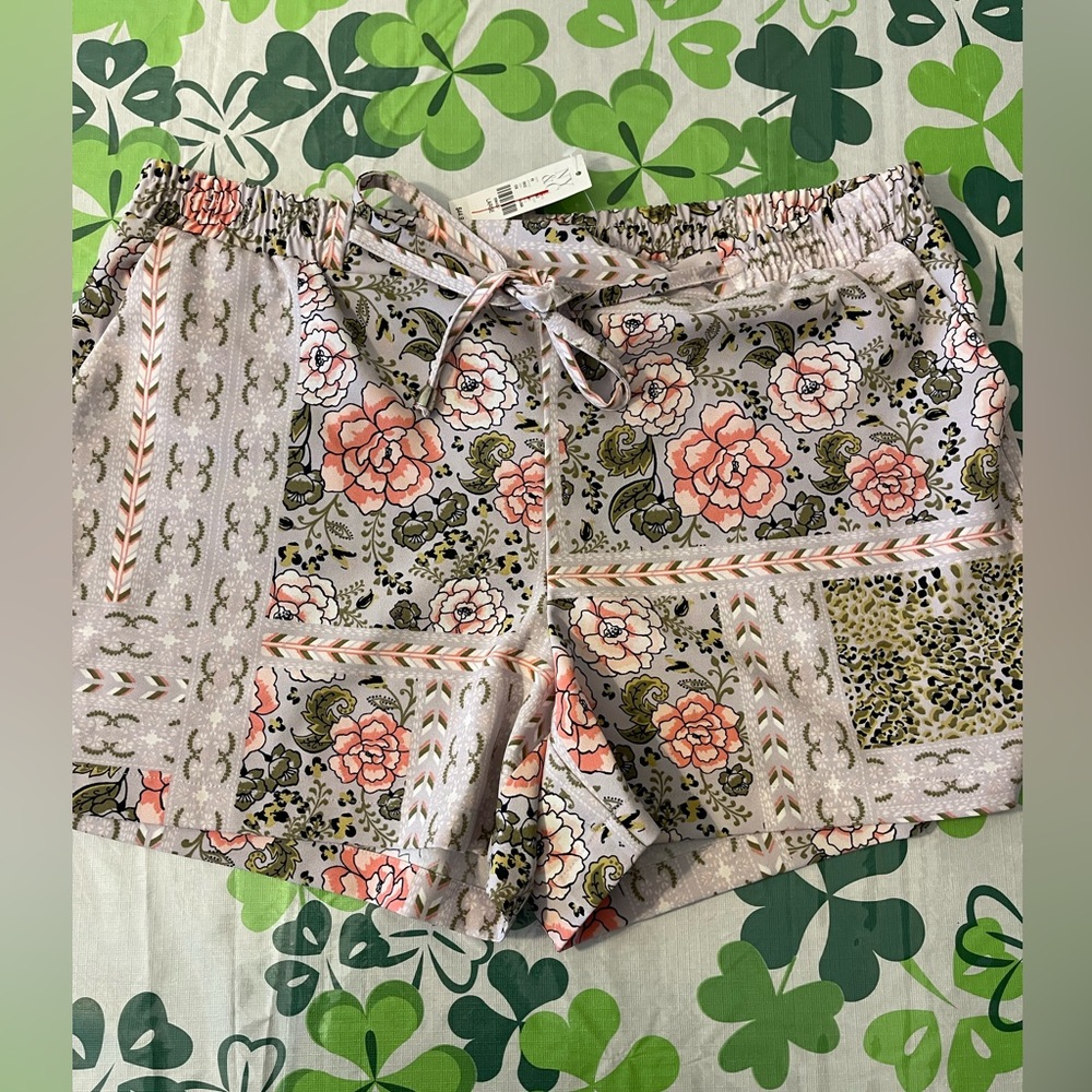 NWT ny&c floral women shorts